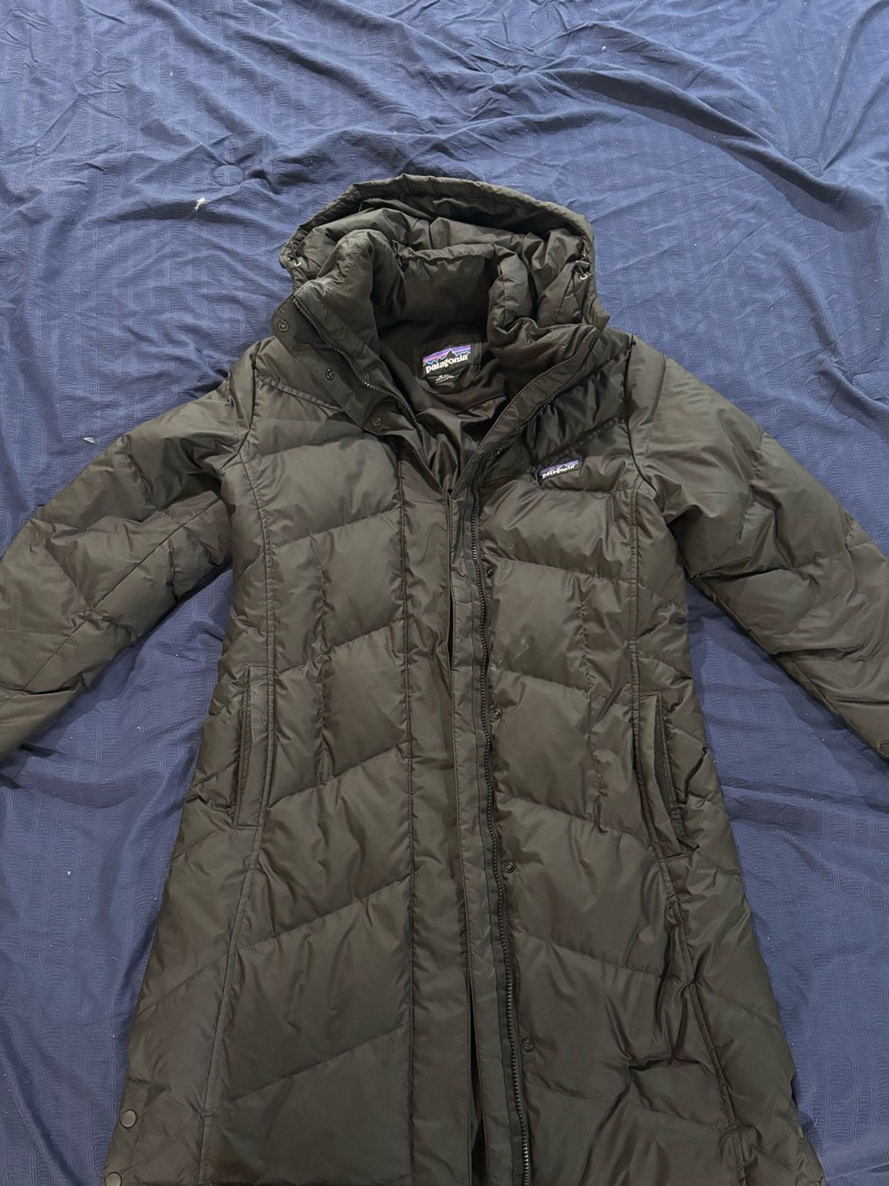 Patagonia Women’s Black Down Hooded Long Puffer Parka Size M